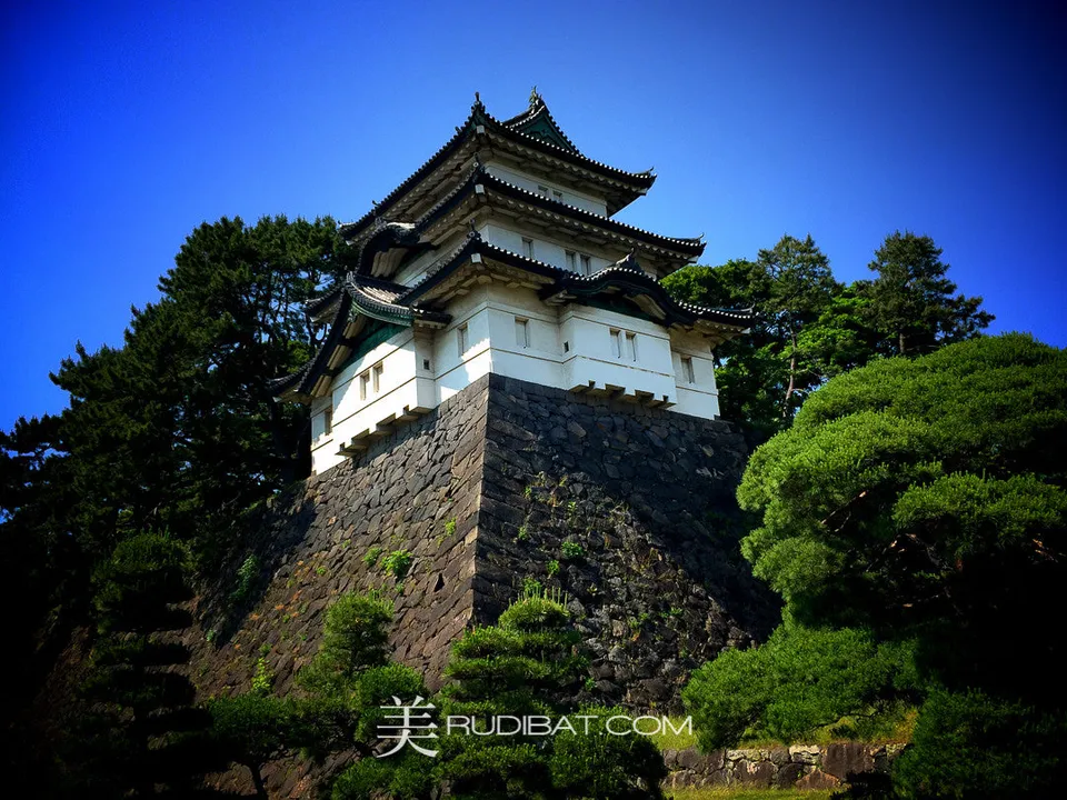 Fort – Taken at the Tokyo imperial Palace grounds in Japan