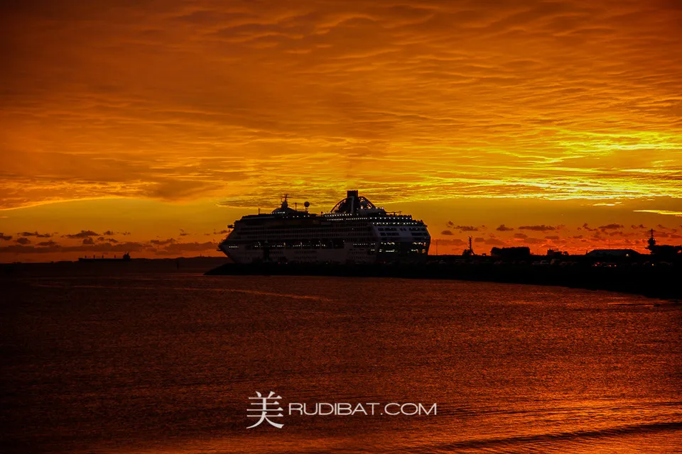 Freo Sunset #4 – Shot in Fremantle Perth Western Australia. FREO-SUNSET