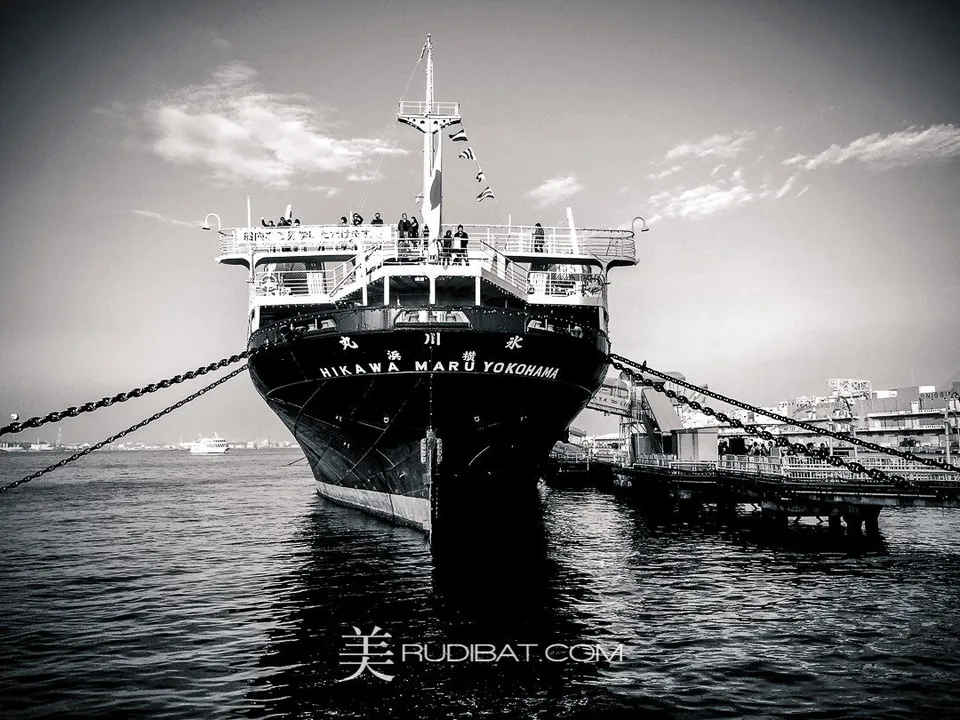 Hikawa Maru – Old ship in Yokohama Port Japan Amazing tour worth doing Click this link to learn more about this amazing old ship!