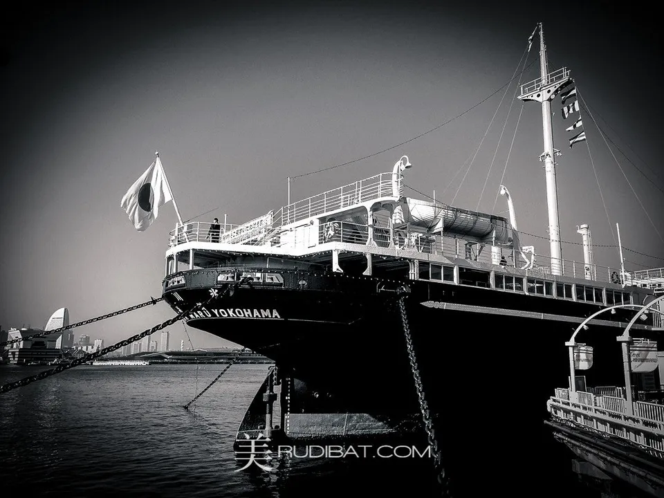 Hikawa Maru #4 – HIKAWA-MARU Old ship in Yokohama Port Japan Amazing tour worth doing Click this link to learn more about this amazing old ship!